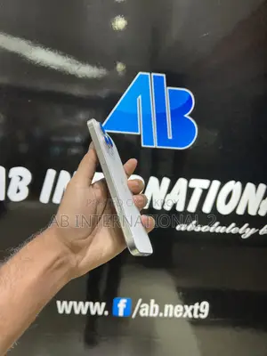 অ্যাপল আইফোন ১৬ প্রো ম্যাক্স ২৫৬ জিবি হোয়াইট