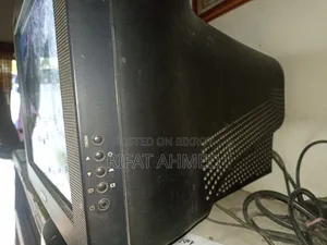 Samsung 16 Inch CRT Monitor + Sound Box for Sale