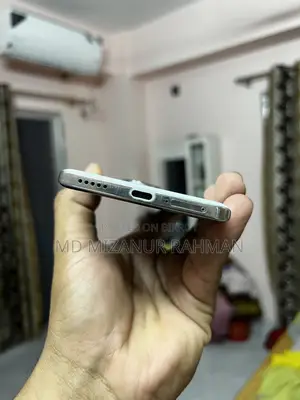 অনার ২০০ প্রো ৫১২ জিবি সাদা