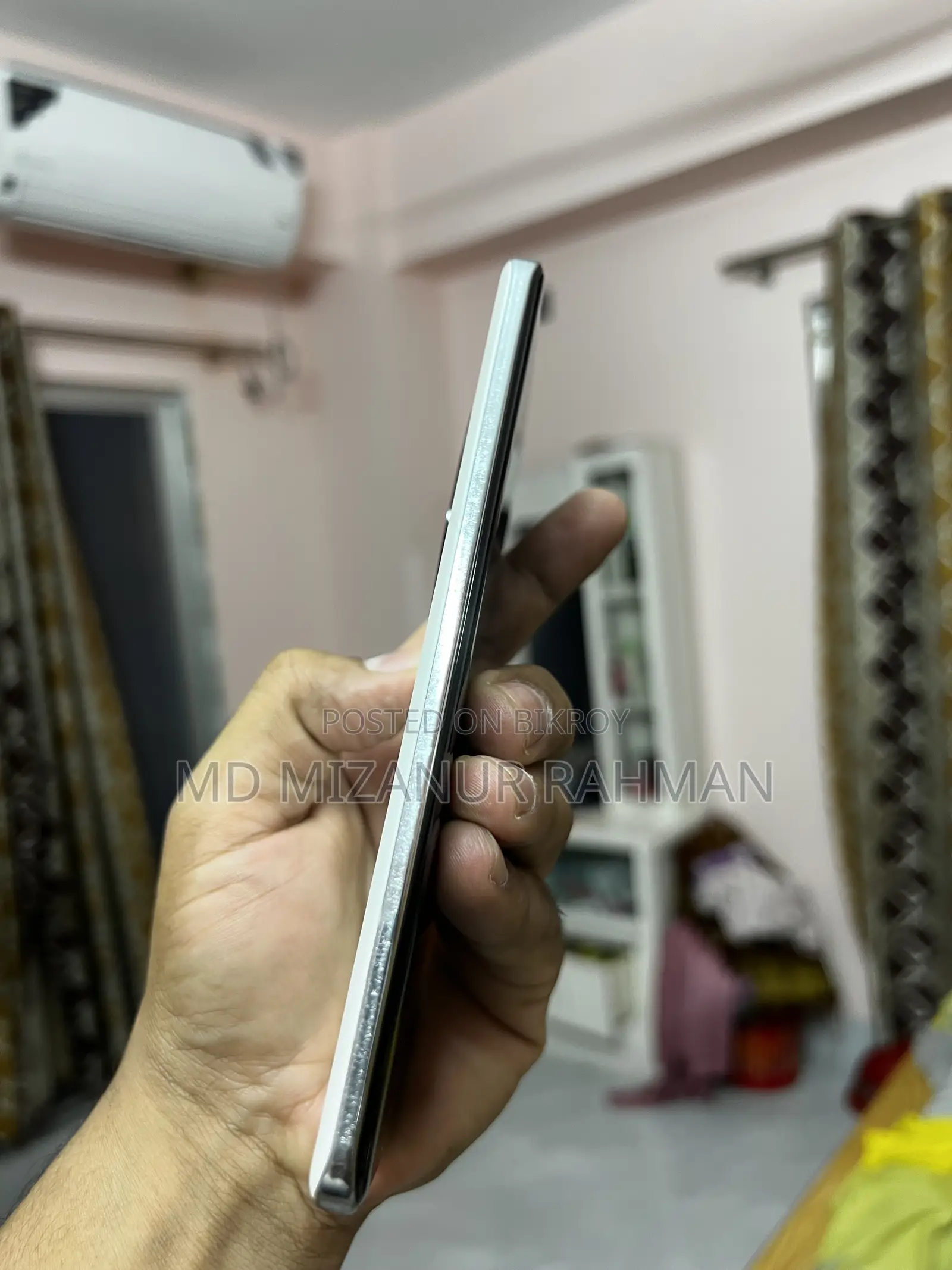 অনার ২০০ প্রো ৫১২ জিবি সাদা