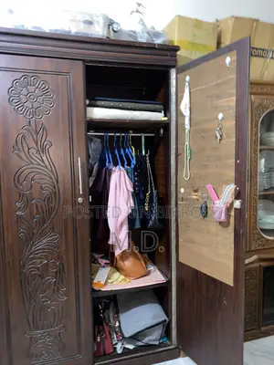 Almari Wardrobe