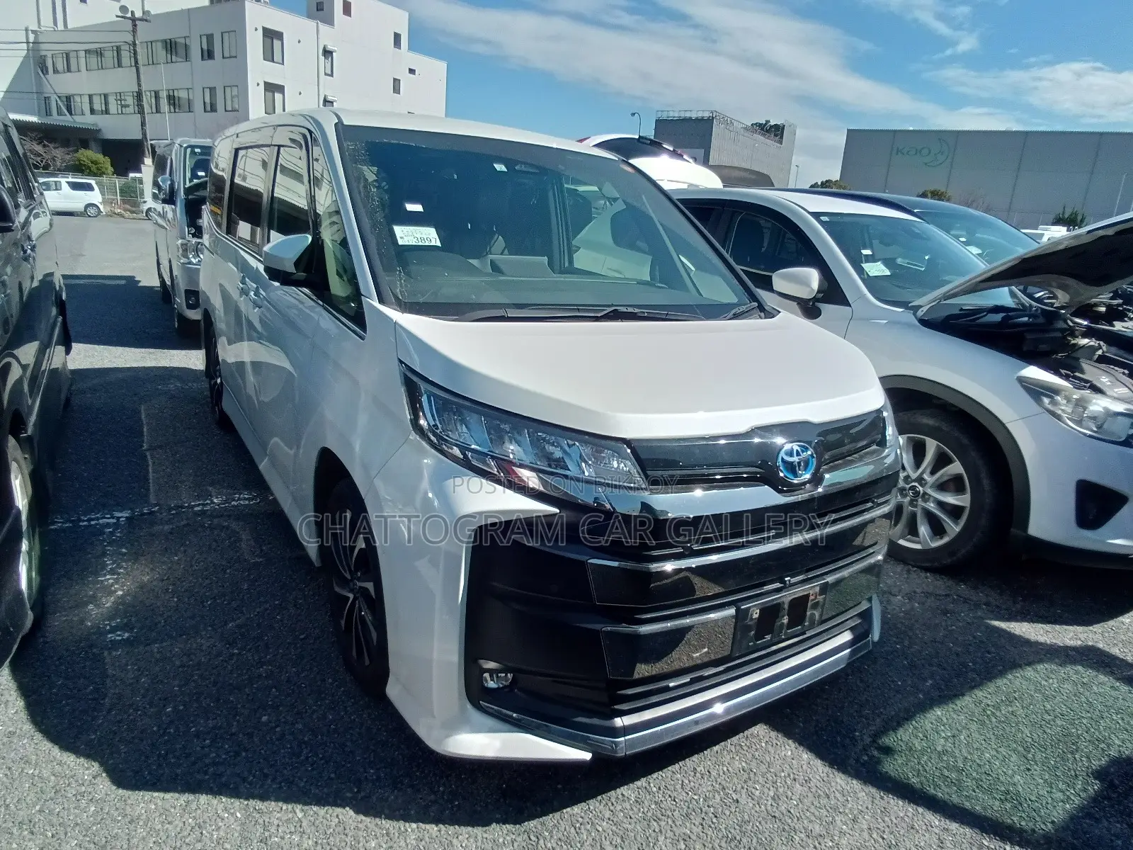 Toyota Noah 2023 Pearl