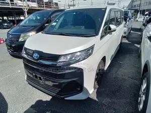 Toyota Noah 2023 Pearl