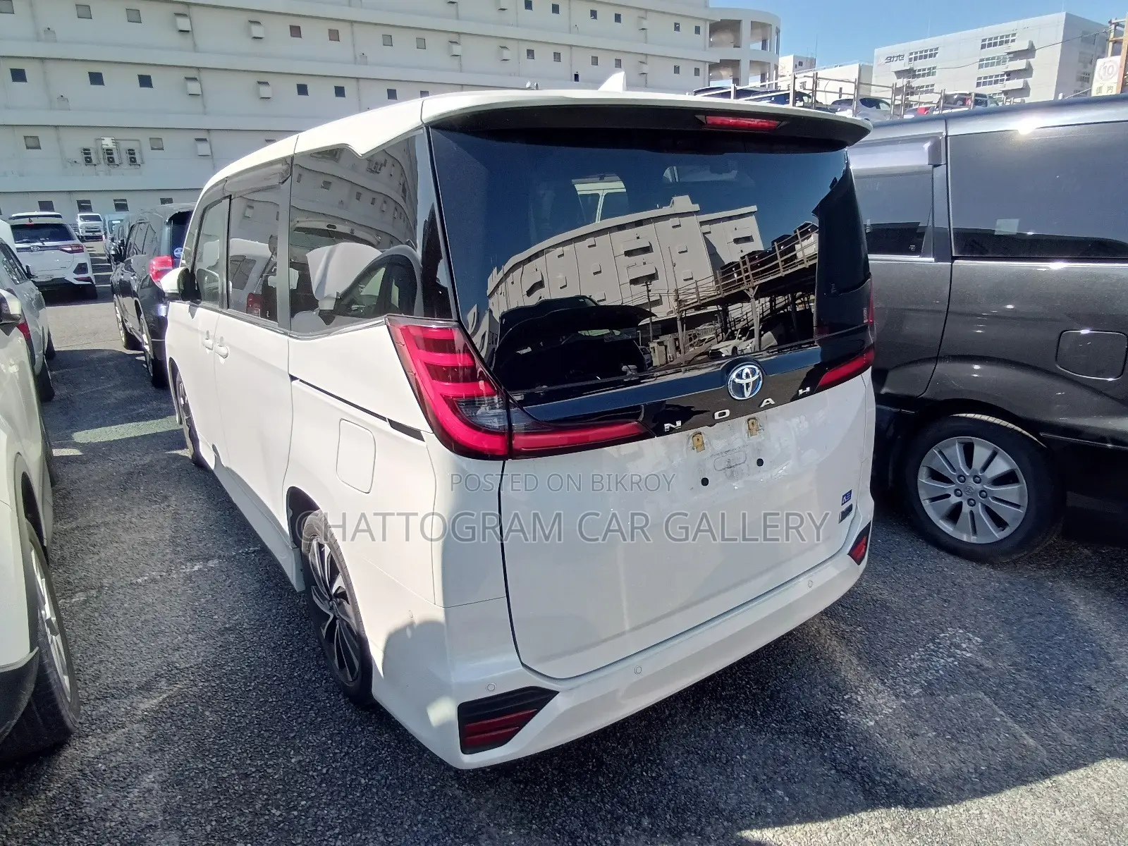 Toyota Noah 2023 Pearl