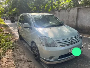 Toyota Raum 2004 Pink