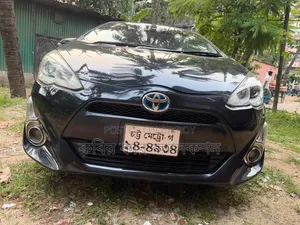 Toyota Aqua 2017 Black