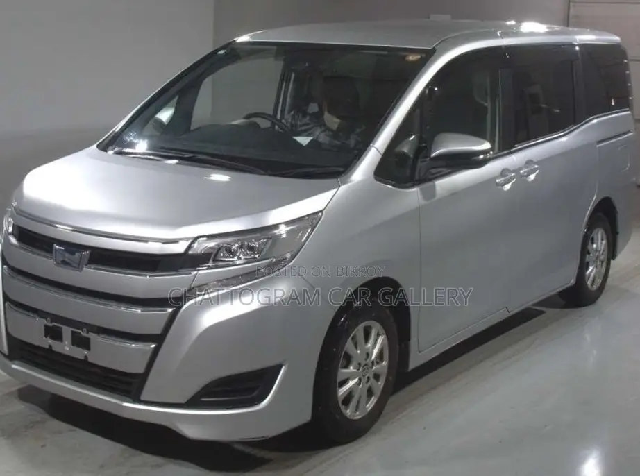 Toyota Noah 1.8 FWD Hybrid (7 seater) 2021 Silver