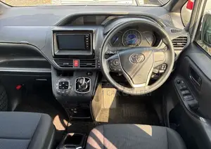 Toyota Noah 1.8 FWD Hybrid (7 seater) 2021 Silver