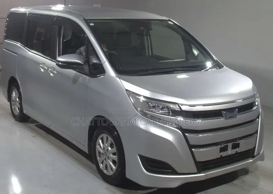 Toyota Noah 1.8 FWD Hybrid (7 seater) 2021 Silver