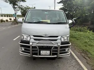Toyota HiAce 2022 Silver