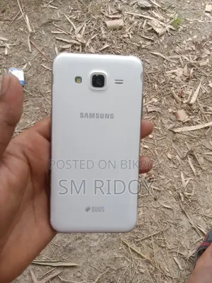 Samsung Galaxy J5 8 GB White