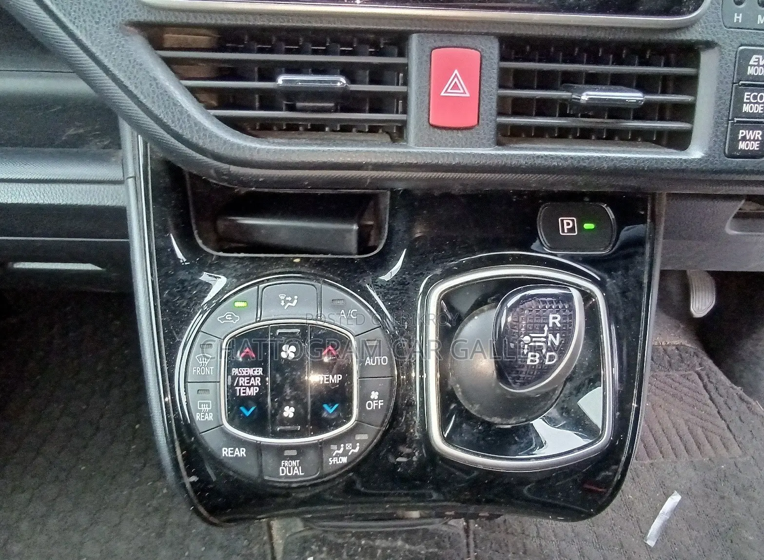 Toyota Noah 2021 Black