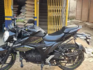 সুজুকি জিক্সার এসএফ ২০২৩ ব্ল্যাক