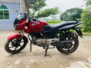 বাজাজ পালসার ১৫০ ২০১৭ রেড