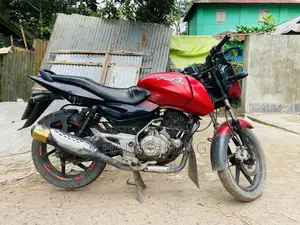 বাজাজ পালসার ১৫০ ২০১৭ রেড