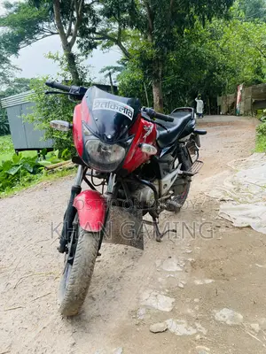 বাজাজ পালসার ১৫০ ২০১৭ রেড