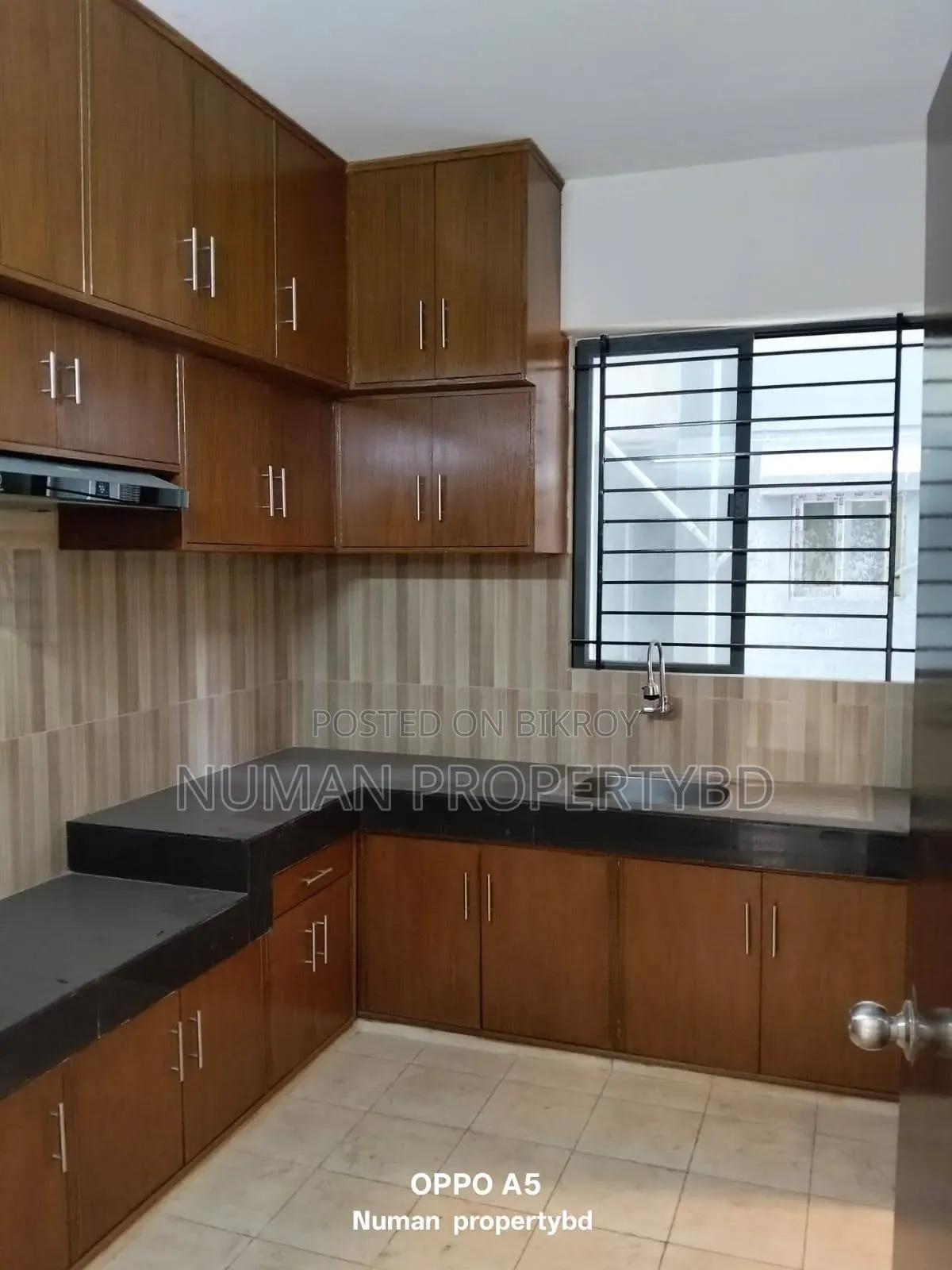 3-bedroom Apartment in Numan Property Bd, Basundhara for Sale