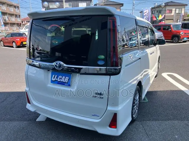 Toyota Noah 2021 Pearl