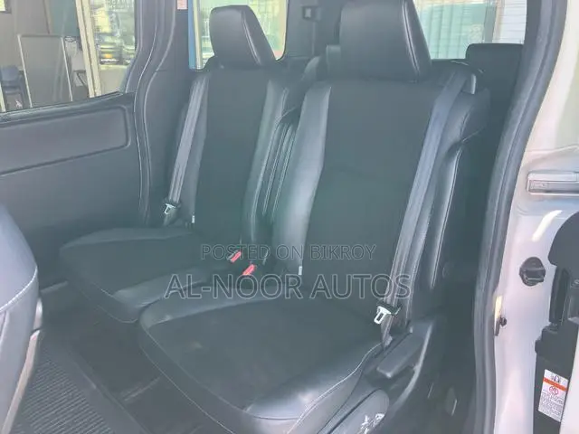 Toyota Noah 2021 Pearl