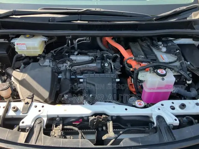 Toyota Noah 2021 Pearl