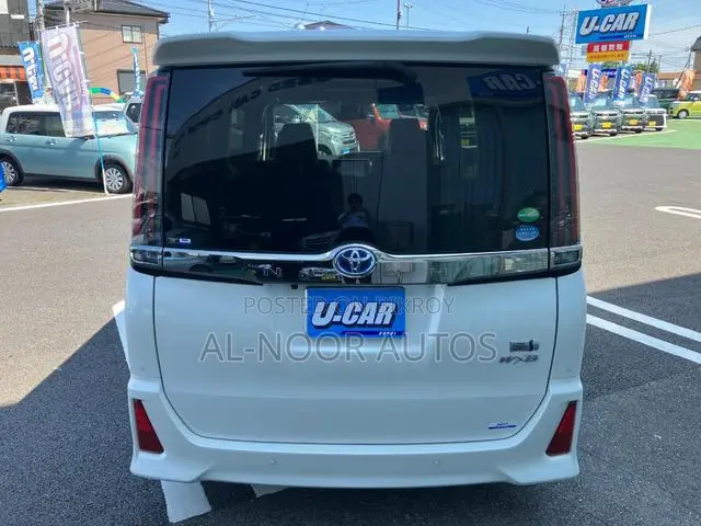 Toyota Noah 2021 Pearl