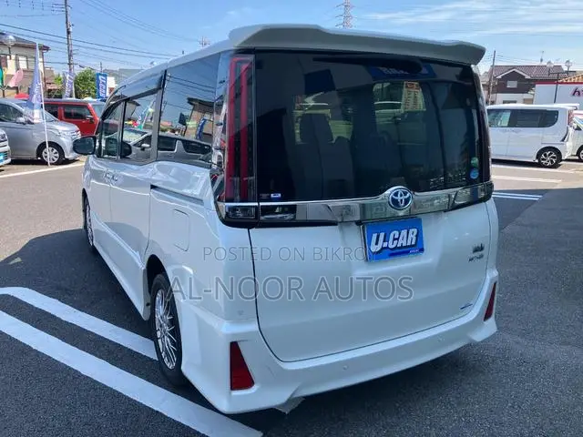Toyota Noah 2021 Pearl