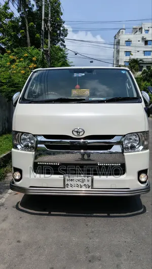 Toyota HiAce 2019 অফ হোয়াইট