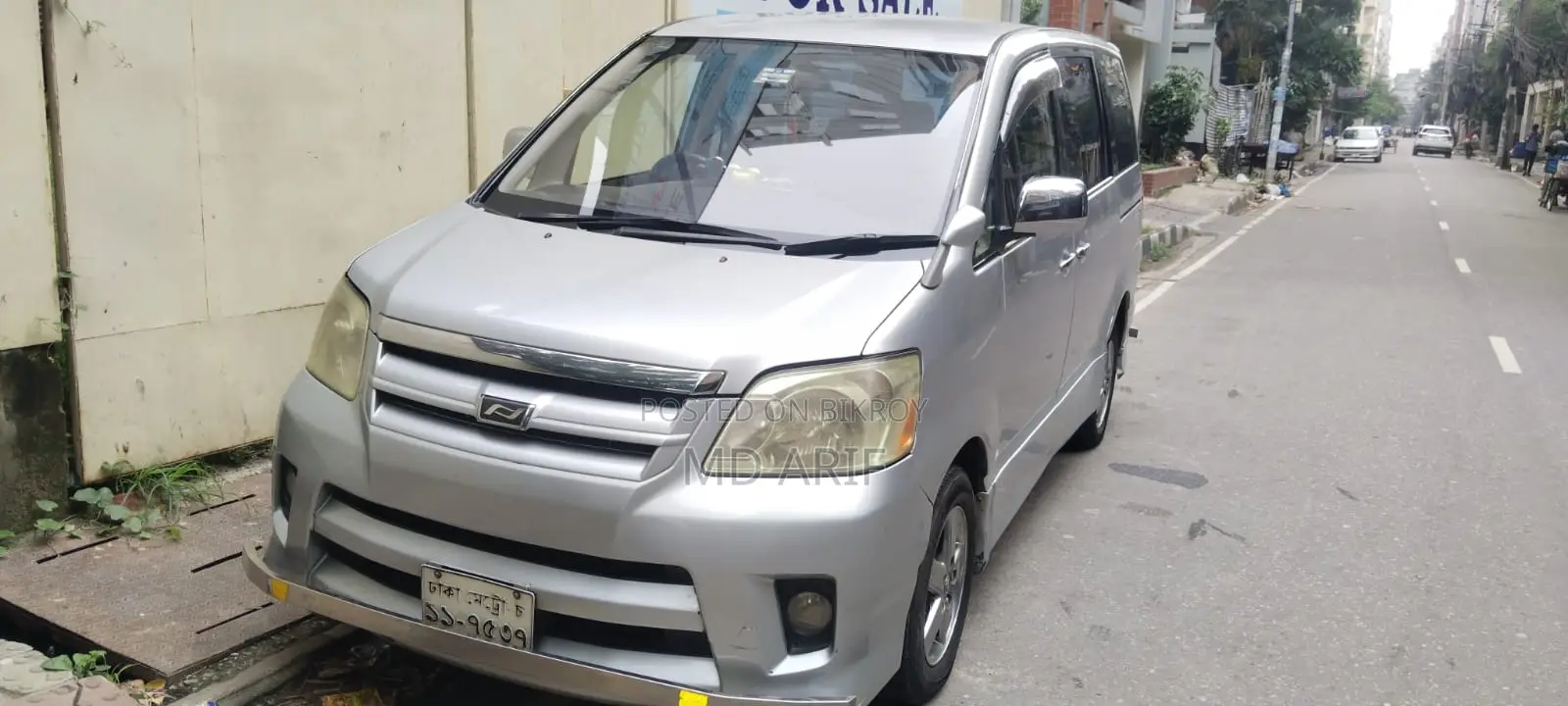Toyota Noah 2.0 AWD (8 Seater) 2004 Silver