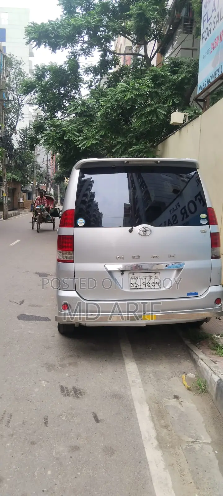 Toyota Noah 2.0 AWD (8 Seater) 2004 Silver