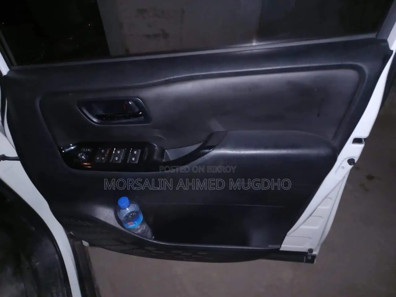 Toyota Noah 2.0 All-Wheel Drive (7 Seater) 2017 Pearl
