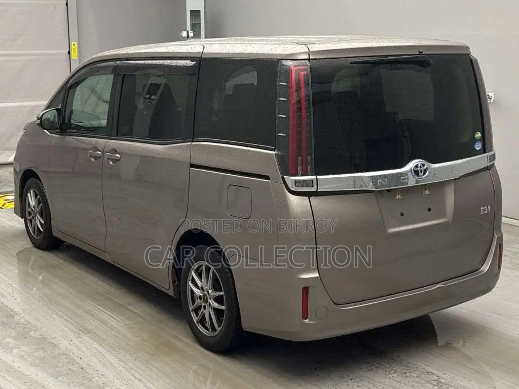 Toyota Noah 2021 Brown