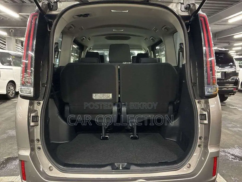 Toyota Noah 2021 Brown
