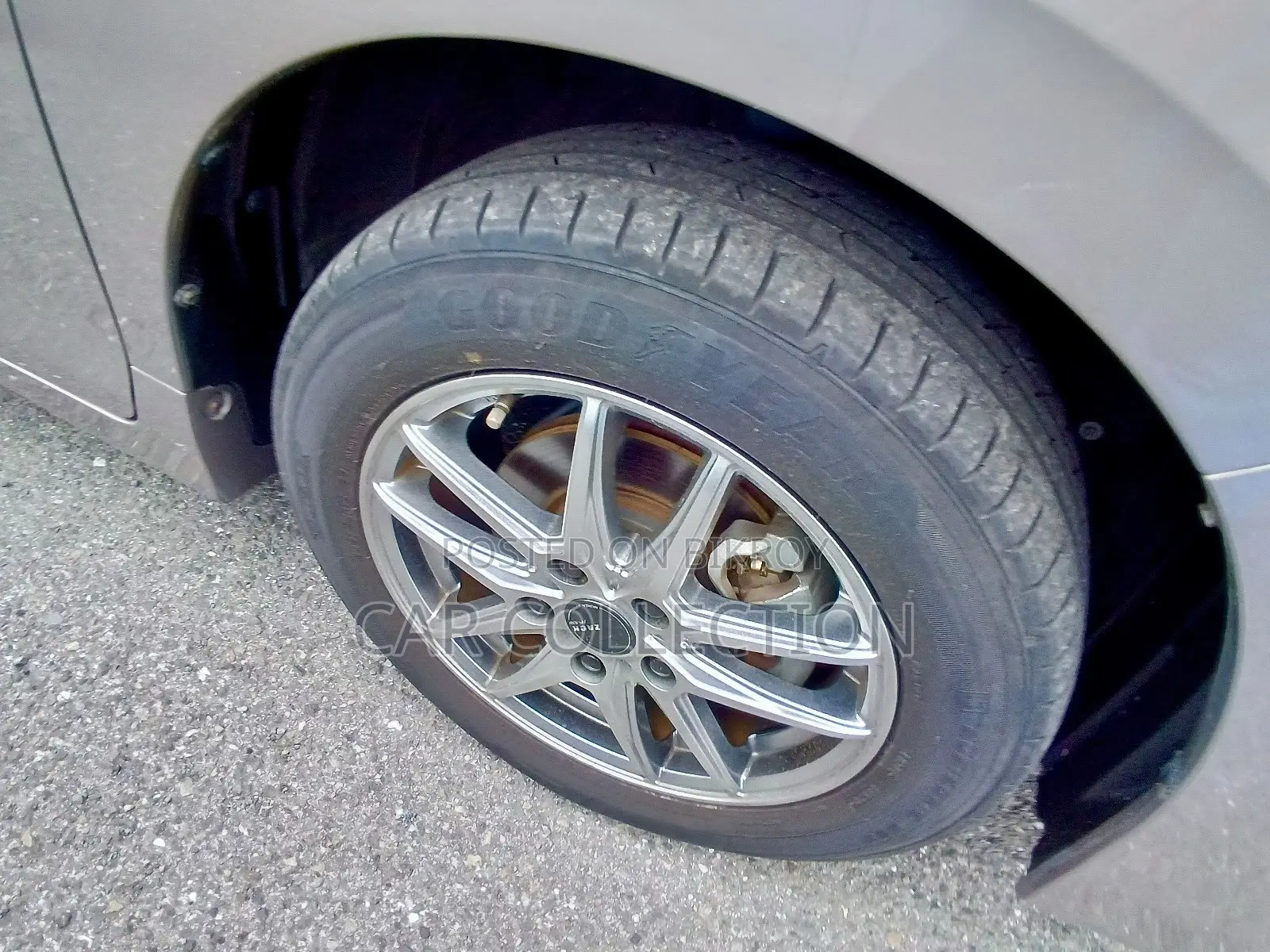 Toyota Noah 2021 Brown