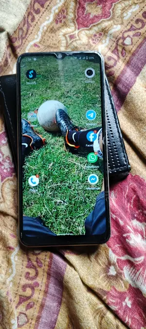 Vivo Y16 64 GB Yellow