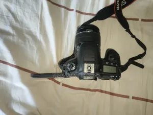 Canon Eos 77d