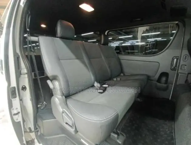 Toyota HiAce 2023 Pearl