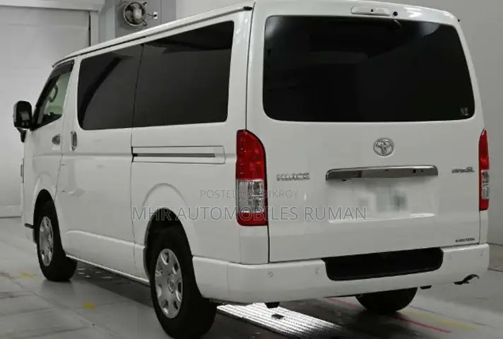 Toyota HiAce 2023 Pearl