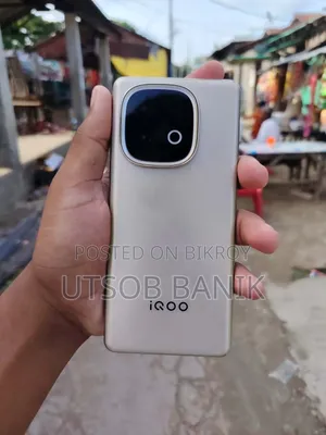 আইকিউওও জেড১০ ২৫৬ জিবি সাদা