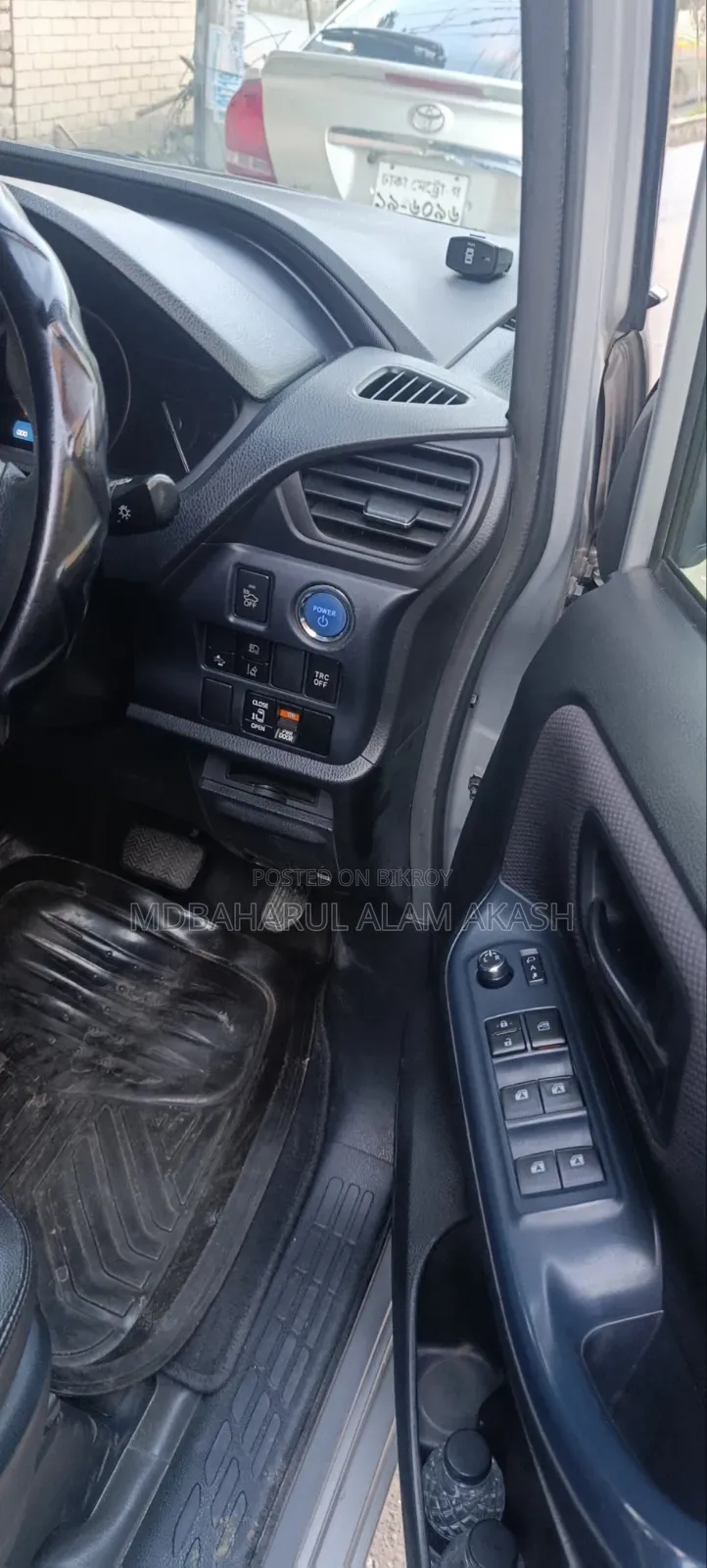 Toyota Noah 2016 Silver
