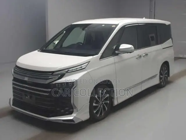 Toyota Voxy 2023 Pearl