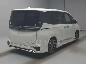 Toyota Voxy 2023 Pearl