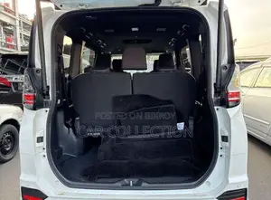 Toyota Voxy 2023 Pearl