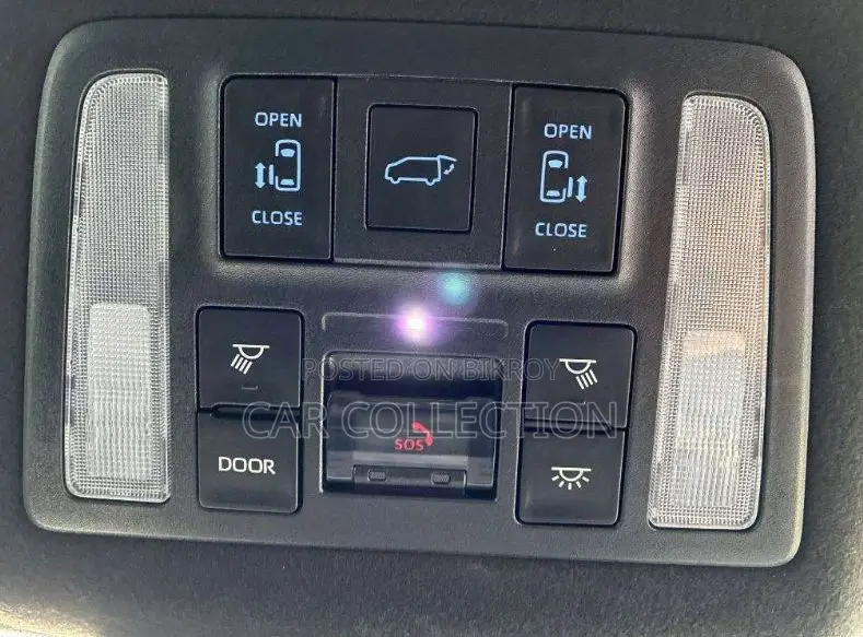 Toyota Voxy 2023 Pearl