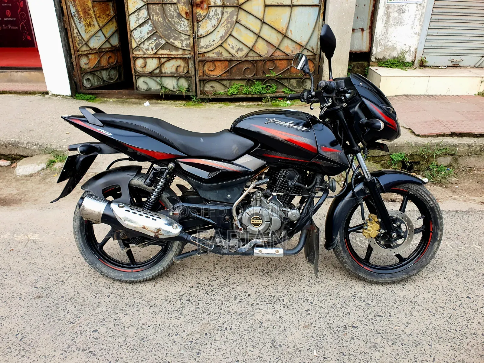 Bajaj Pulsar 150 2019 Red