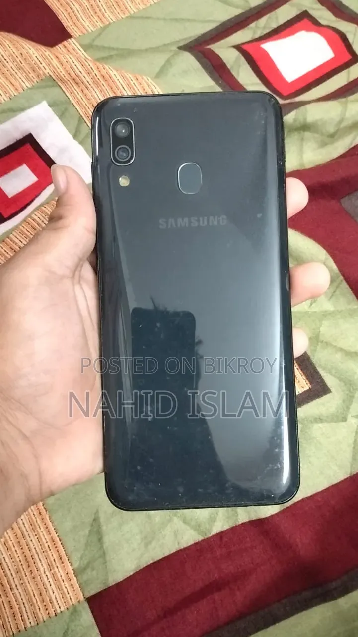 Samsung Galaxy A30 64 GB Black