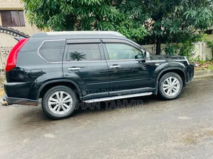 Nissan X-Trail 2012 Black