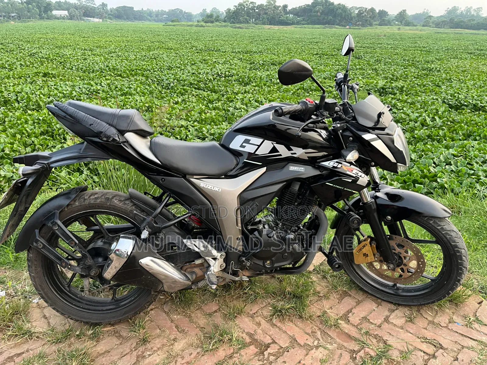 Suzuki 2022 Black