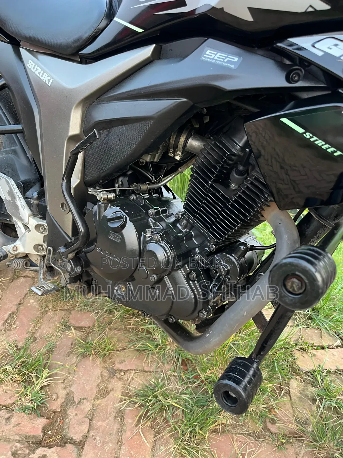 Suzuki 2022 Black