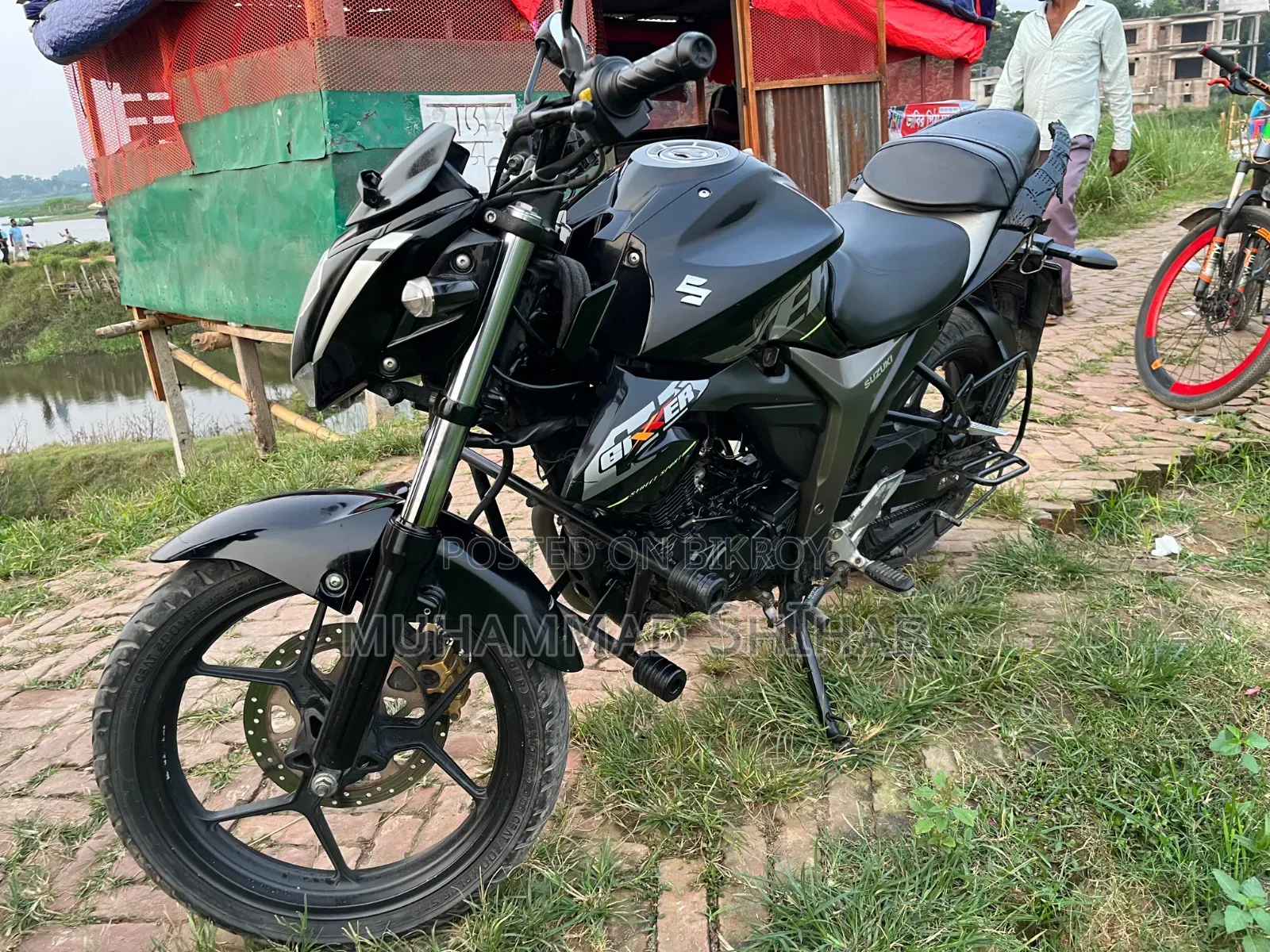 Suzuki 2022 Black