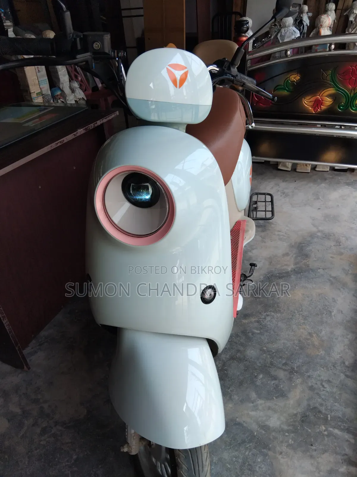 Yadea M6 2025